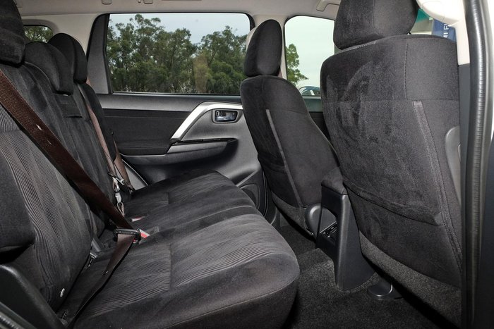 2022 Mitsubishi Pajero Sport GLX