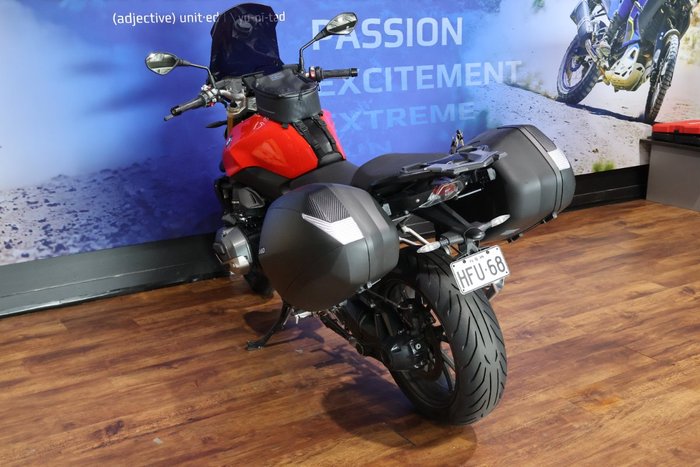 2017 BMW Motorrad R1200R SPORTS Red