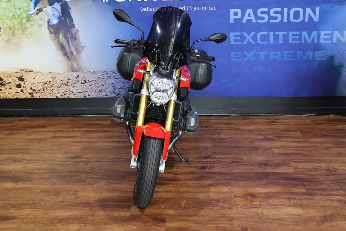 2017 BMW Motorrad R1200R SPORTS Red