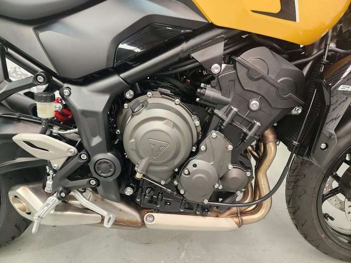 2026 Triumph Trident 660 Trident Yellow