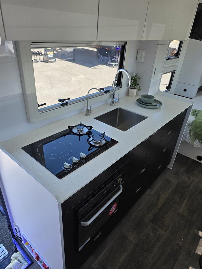 2025 Platinum Cxr 19'6" Club Lounge