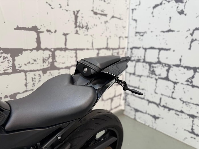 2024 Yamaha YZF-R7 LAMs YZF-R Black