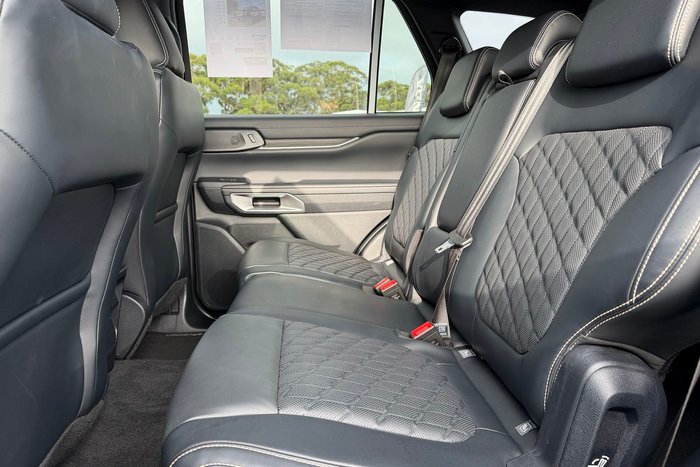 2023 Ford Everest Platinum