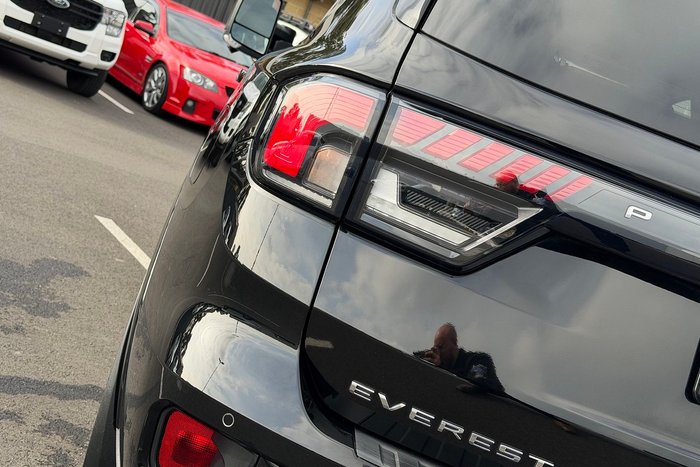 2023 Ford Everest Platinum
