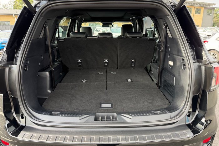 2023 Ford Everest Platinum