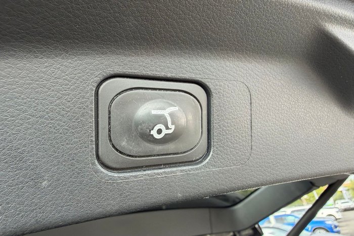 2023 Ford Everest Platinum