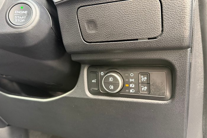 2023 Ford Everest Platinum