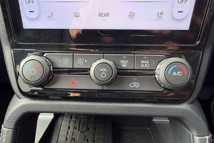 2023 Ford Everest Platinum