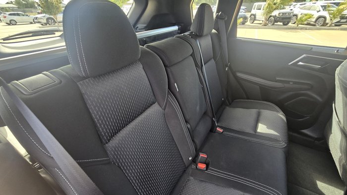 2023 Mitsubishi Outlander ES