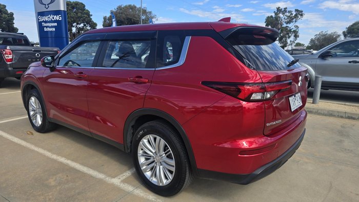 2023 Mitsubishi Outlander ES