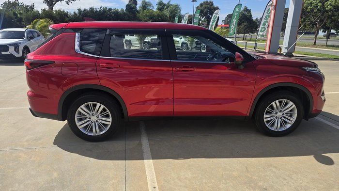 2023 Mitsubishi Outlander ES