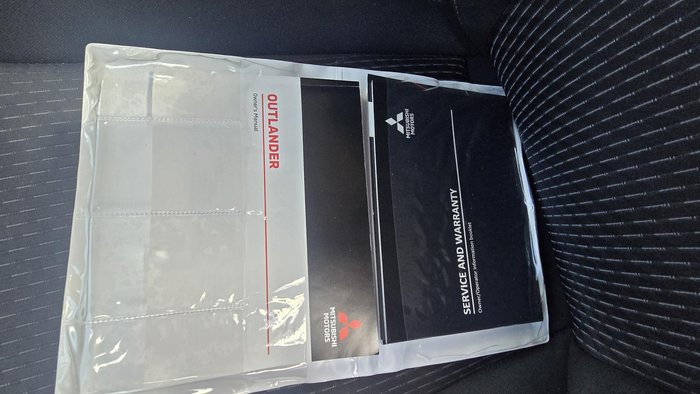 2023 Mitsubishi Outlander ES