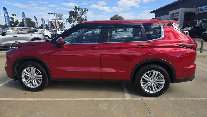 2023 Mitsubishi Outlander ES