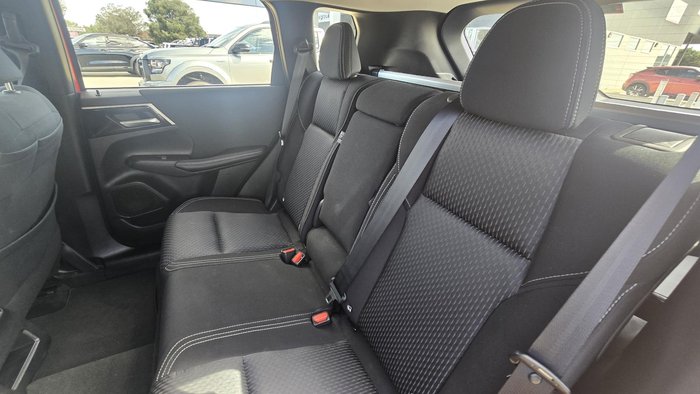 2023 Mitsubishi Outlander ES