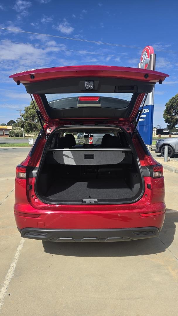 2023 Mitsubishi Outlander ES