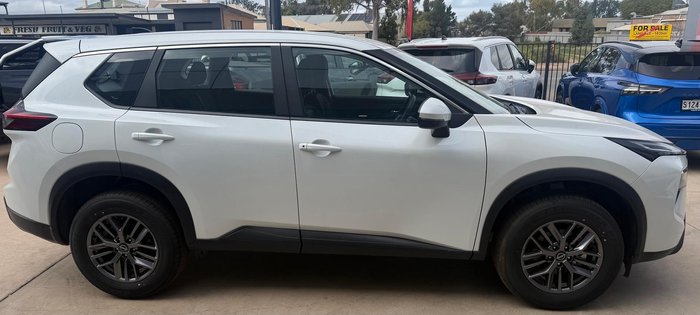 2026 Nissan X-TRAIL ST