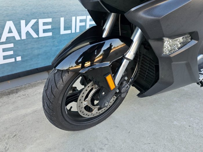 2016 BMW Motorrad C 650 SPORT Black