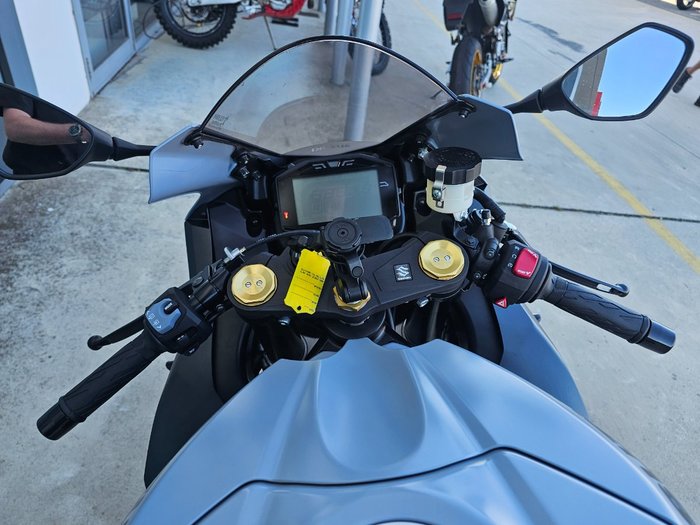 2022 Suzuki GSX-R1000A White