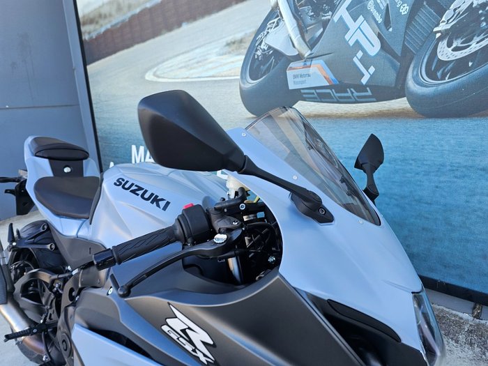 2022 Suzuki GSX-R1000A White