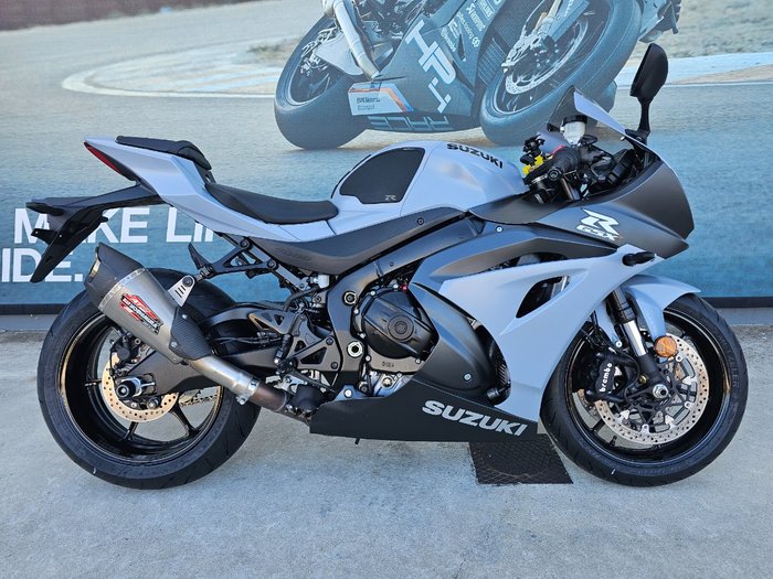 2022 Suzuki GSX-R1000A White