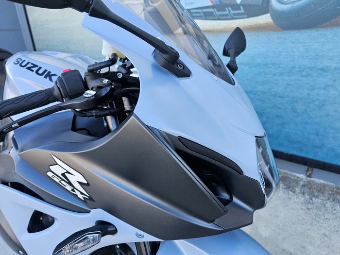 2022 Suzuki GSX-R1000A White