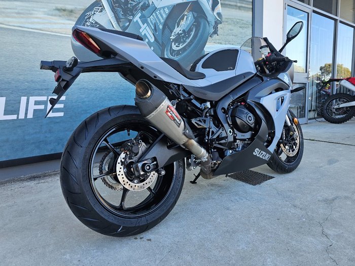 2022 Suzuki GSX-R1000A White