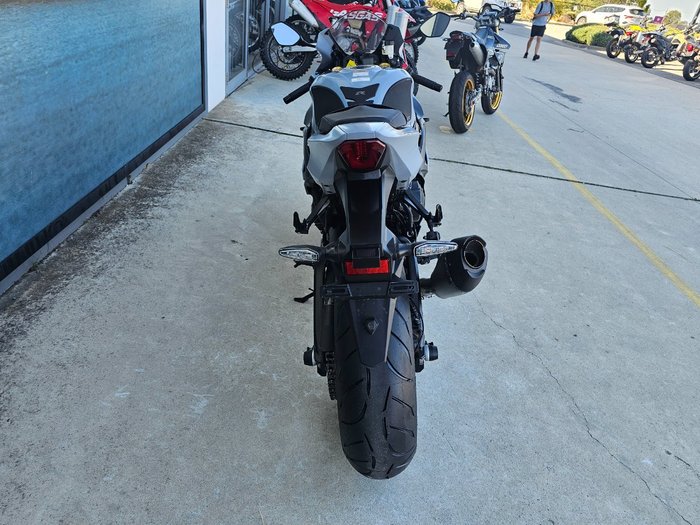 2022 Suzuki GSX-R1000A White