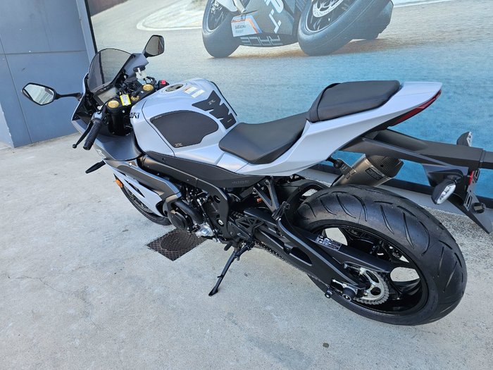 2022 Suzuki GSX-R1000A White