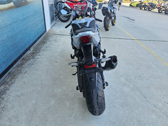 2022 Suzuki GSX-R1000A White