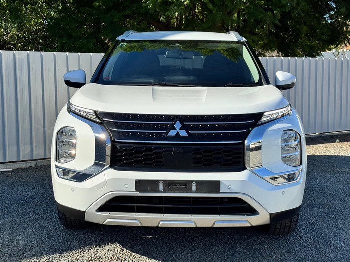 2022 Mitsubishi Outlander LS