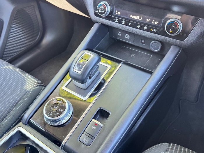 2022 Mitsubishi Outlander LS