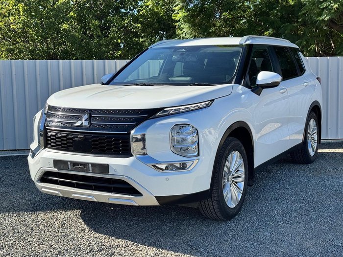 2022 Mitsubishi Outlander LS