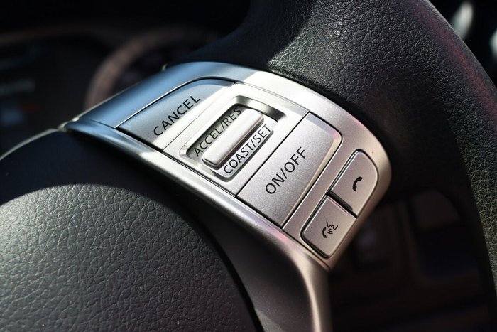 2019 Nissan Navara SL