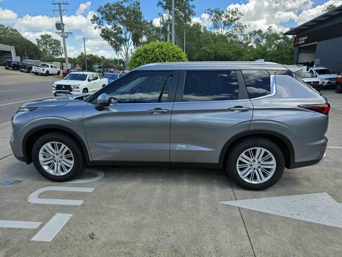 2023 Mitsubishi Outlander LS