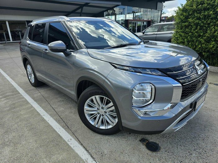 2023 Mitsubishi Outlander LS