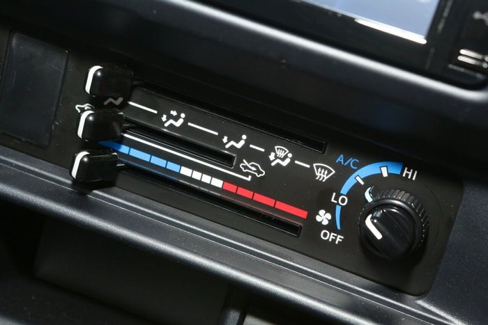 2025 Toyota Landcruiser GXL