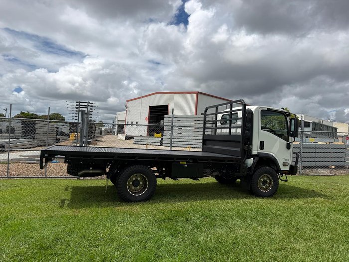 2025 Isuzu N Series NPS 75/45-155 White