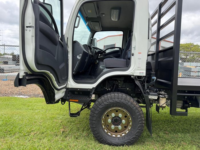 2025 Isuzu N Series NPS 75/45-155 White