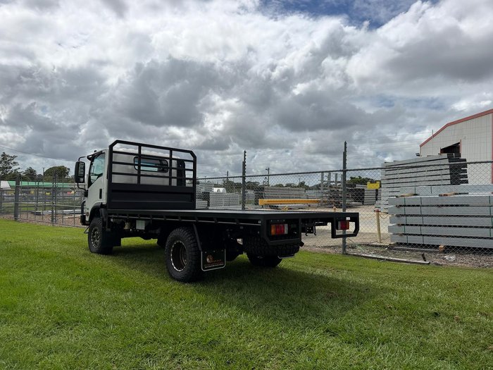 2025 Isuzu N Series NPS 75/45-155 White