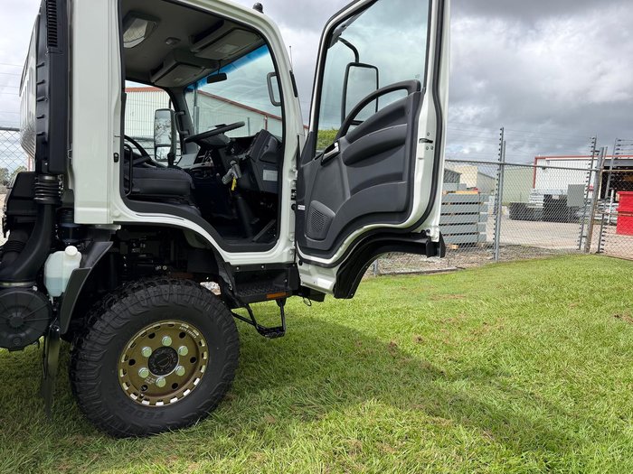 2025 Isuzu N Series NPS 75/45-155 White