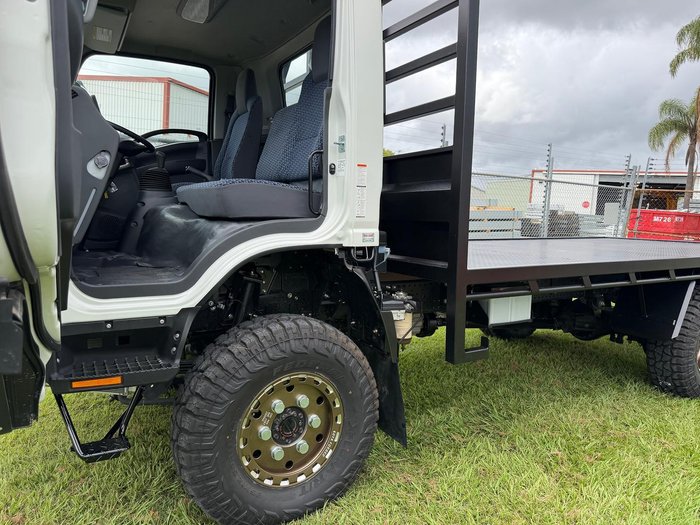 2025 Isuzu N Series NPS 75/45-155 White