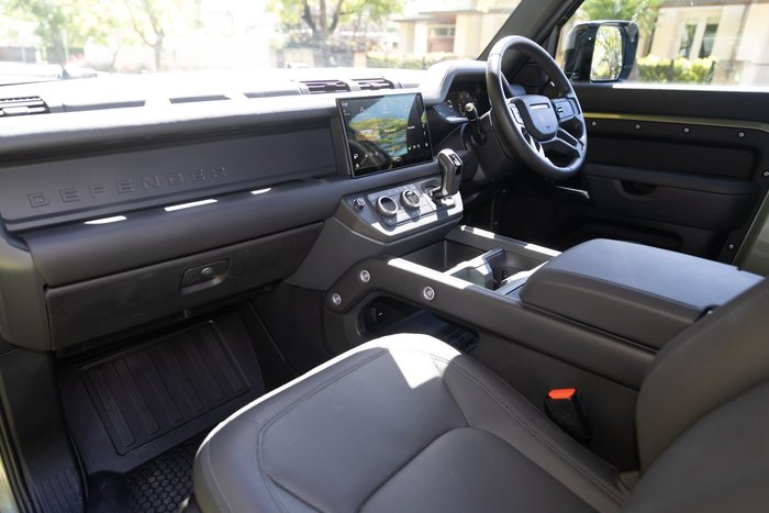 2025 Land Rover Defender 90 D250 S