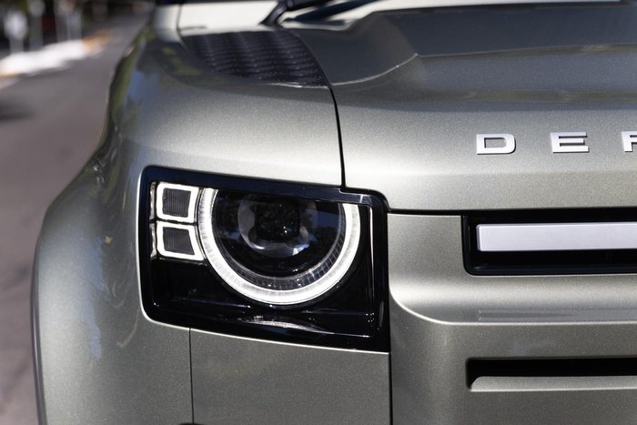 2025 Land Rover Defender 90 D250 S