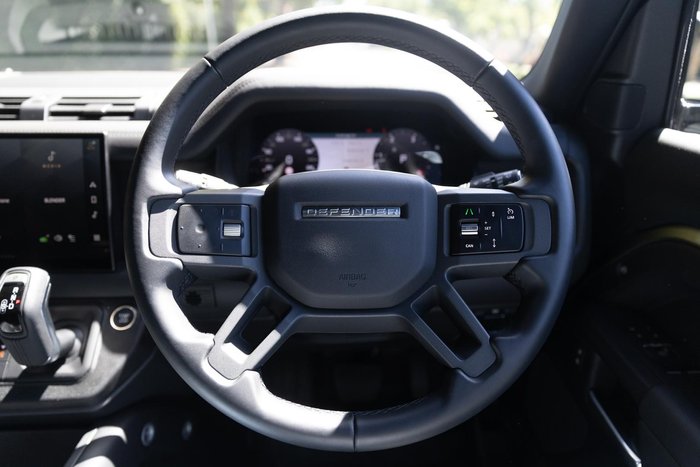 2025 Land Rover Defender 90 D250 S