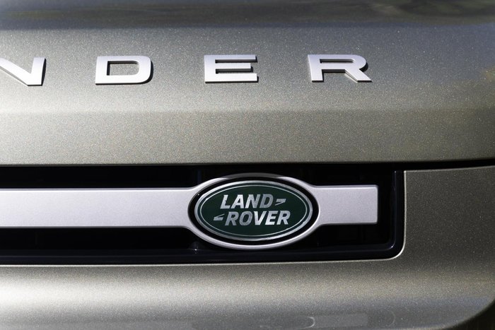 2025 Land Rover Defender 90 D250 S