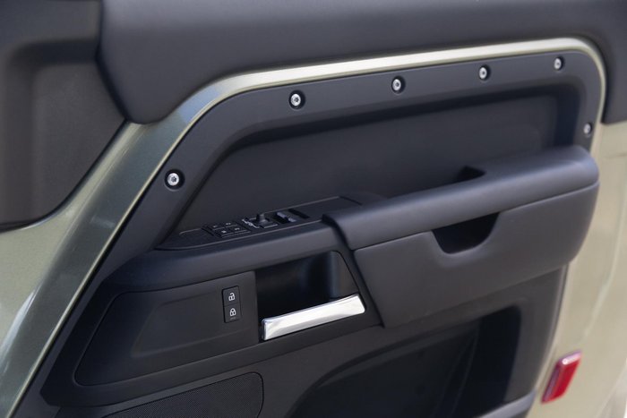 2025 Land Rover Defender 90 D250 S