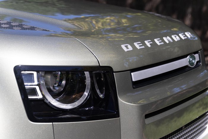 2025 Land Rover Defender 90 D250 S