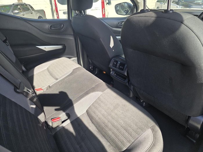 2021 Nissan Navara SL