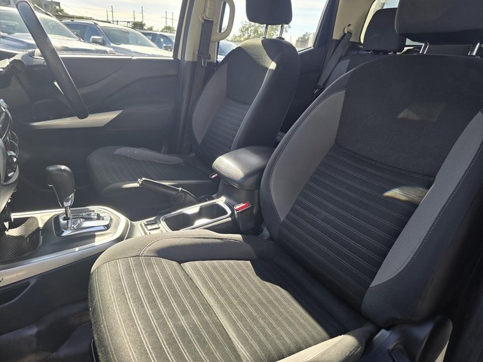 2021 Nissan Navara SL