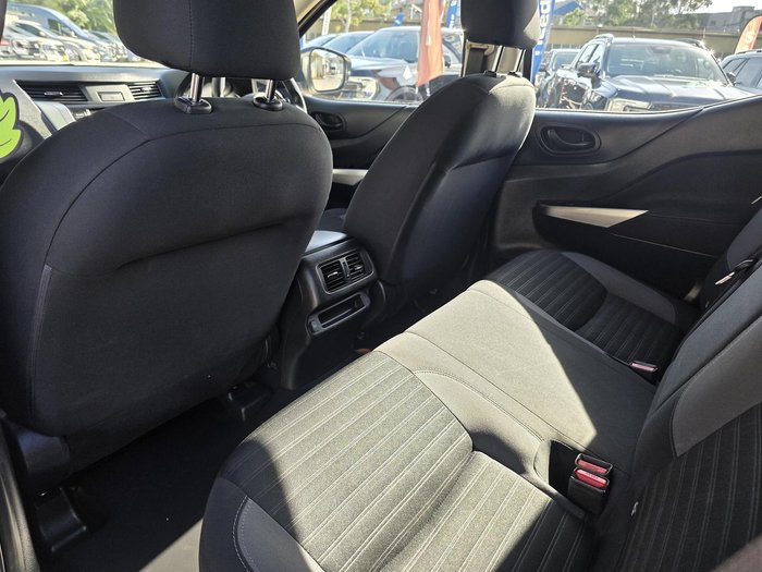 2021 Nissan Navara SL